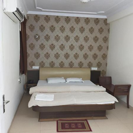 Sbm Hotel Juliāsar Exterior foto